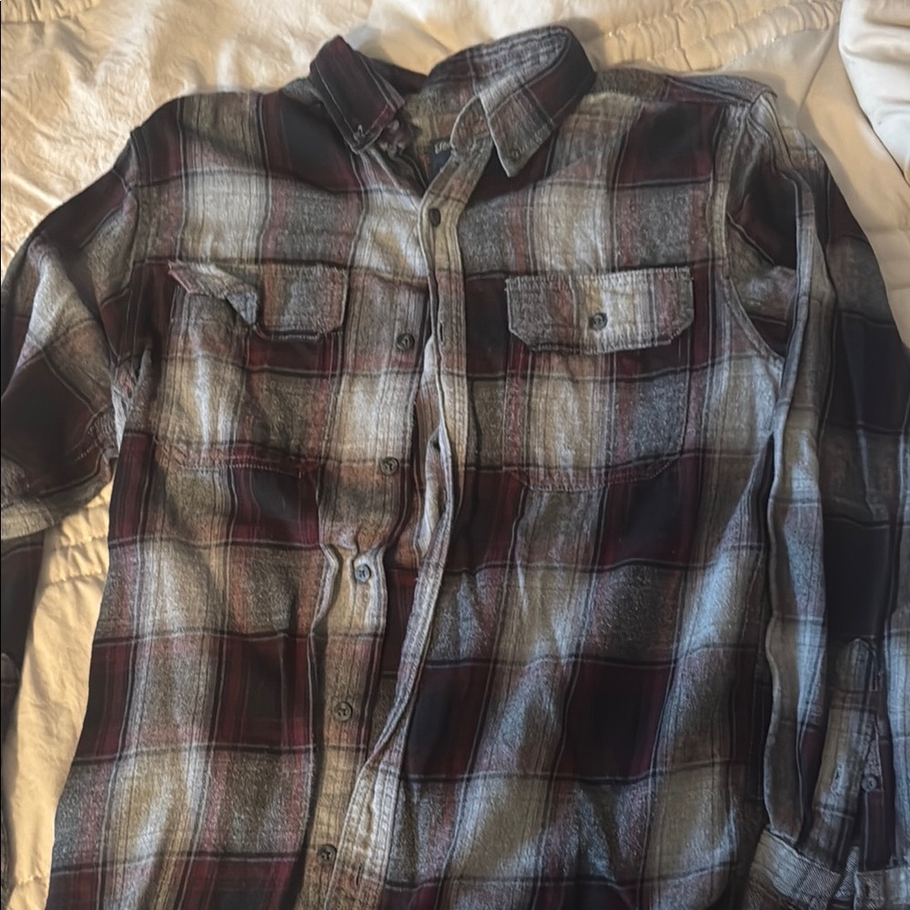 Faded Glory Casual Button Down Shirt in Black and Gray